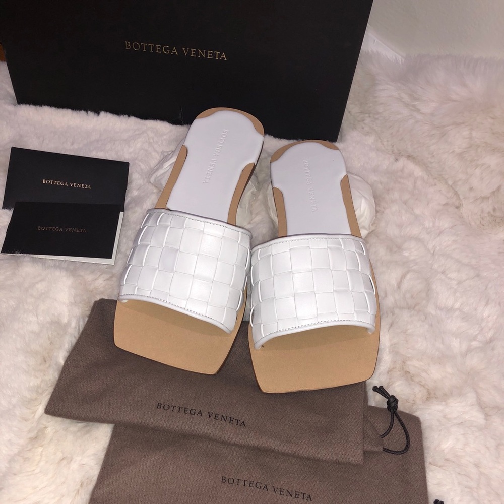 ❗️SOLD ❗️❗️Bottega Veneta Woven Leather Sandals